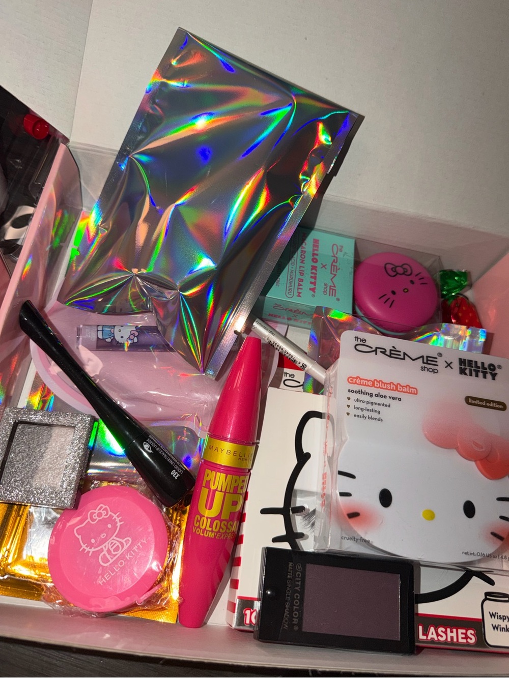 Mystery HELLO KITTY makeup & beauty surprise gift